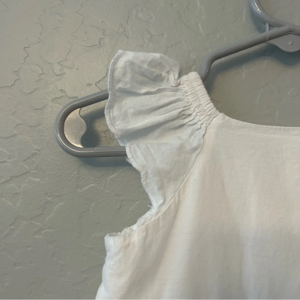 Baby Gap white eyelet dress with flutter sleeves 3-6 months